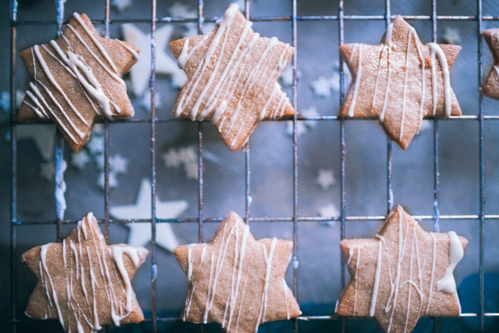 close up of white chocolate salted caramel cookies