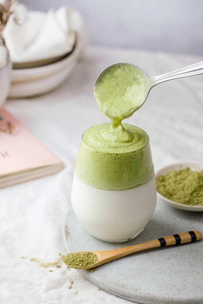 dalgona matcha being poured into a cup