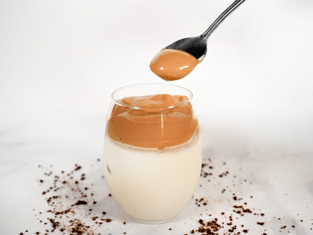 http://wowitsveggie.com/wp-content/uploads/2020/04/dalgona-whipped-coffee-recipe-vegan-with-spoon-1024x768.jpg