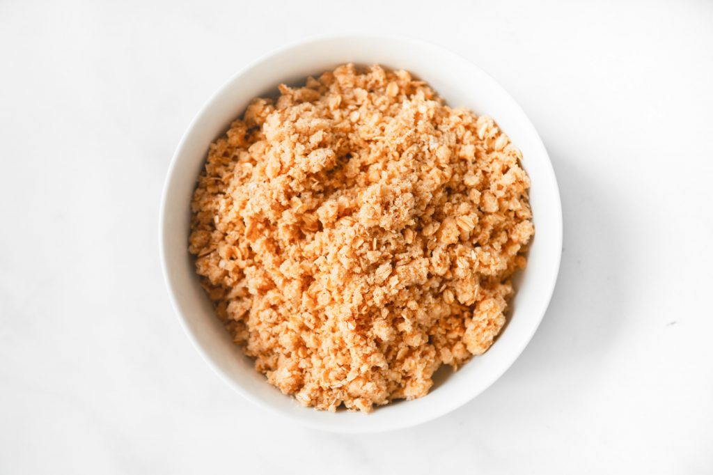 vegan streusel topping in bowl