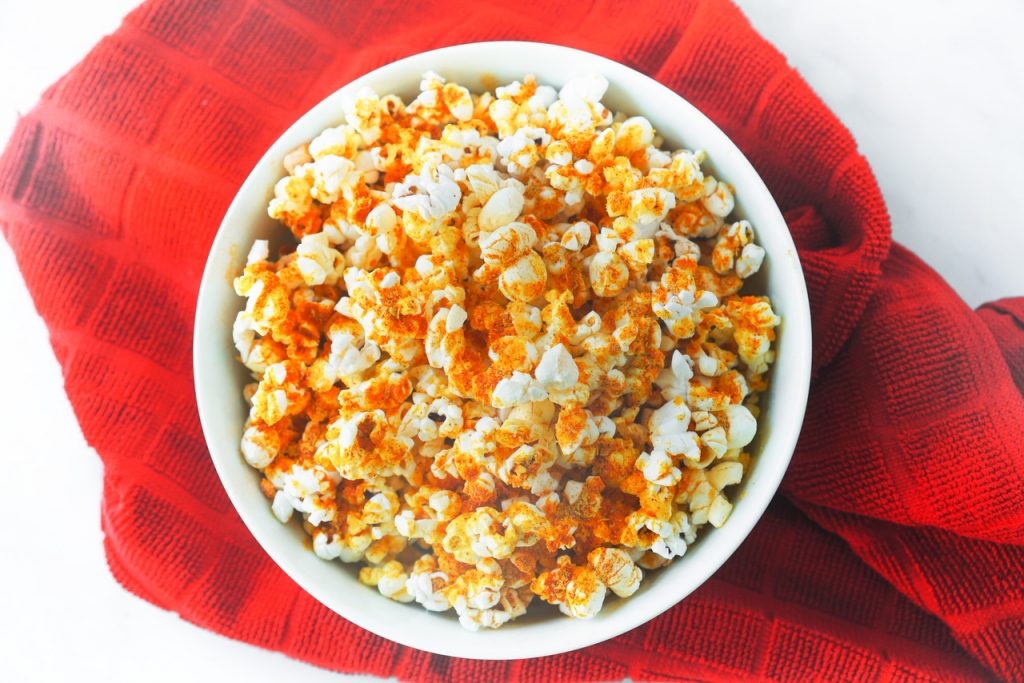 http://wowitsveggie.com/wp-content/uploads/2020/05/vegan-popcorn-cheesy-above-1024x683.jpg