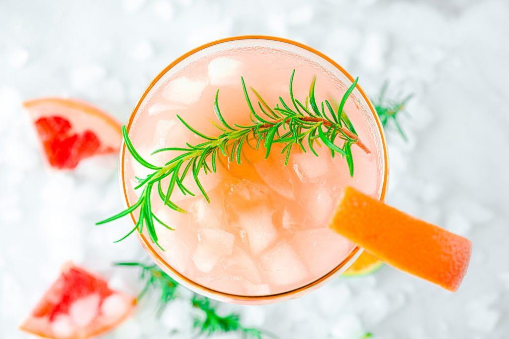 photo of grapefruit margarita drink in glass 