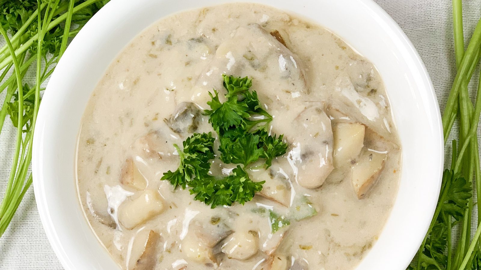 5-Ingredient Vegan Clam Chowder - Wow, It's Veggie?!