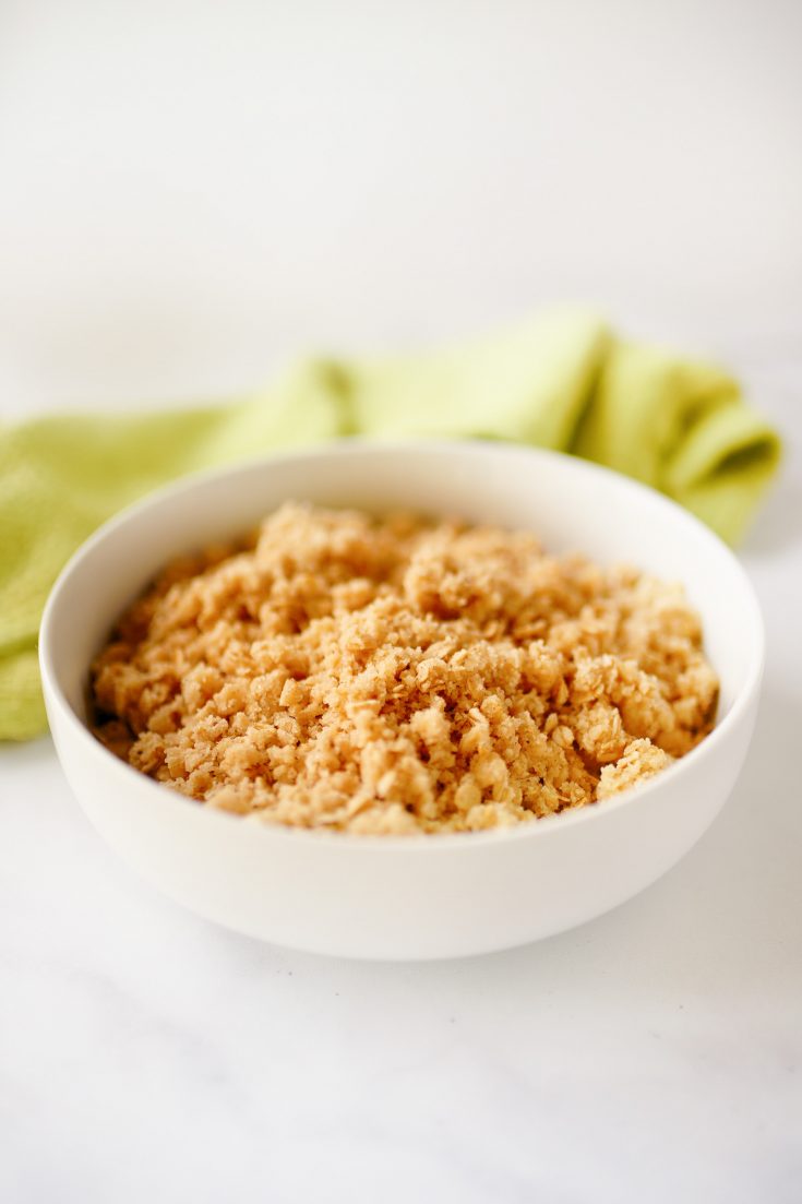 vegan crumble topping in bowl