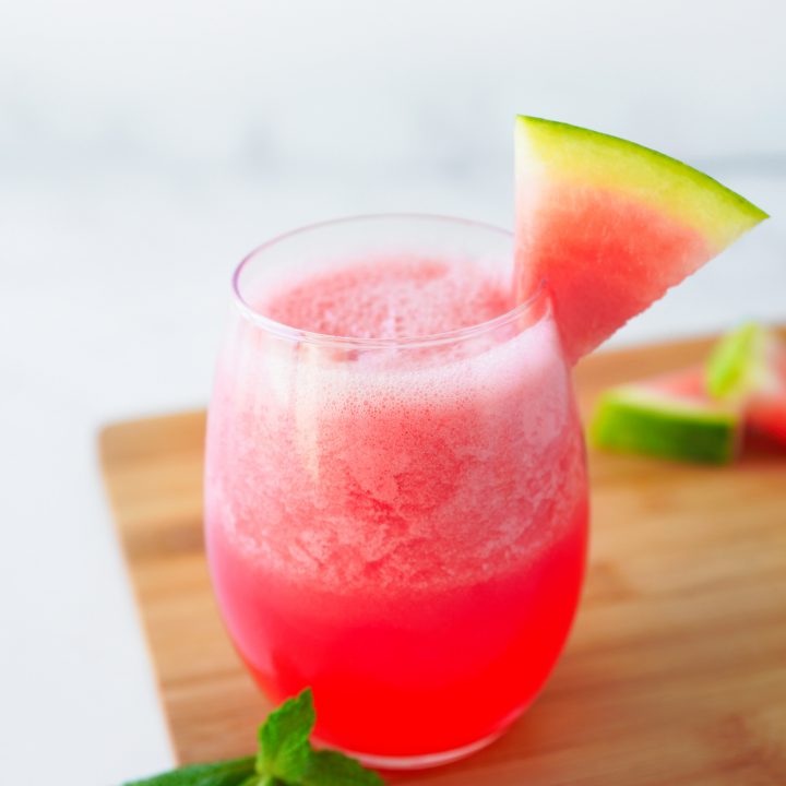 1-Minute Watermelon Smoothie Recipe (Non-Dairy) - Wow, It's Veggie?!