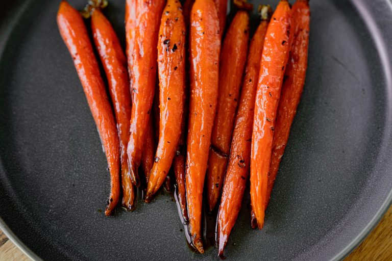 Vegan Maple Glazed Carrots (oil-free) - Wow, It's Veggie?!