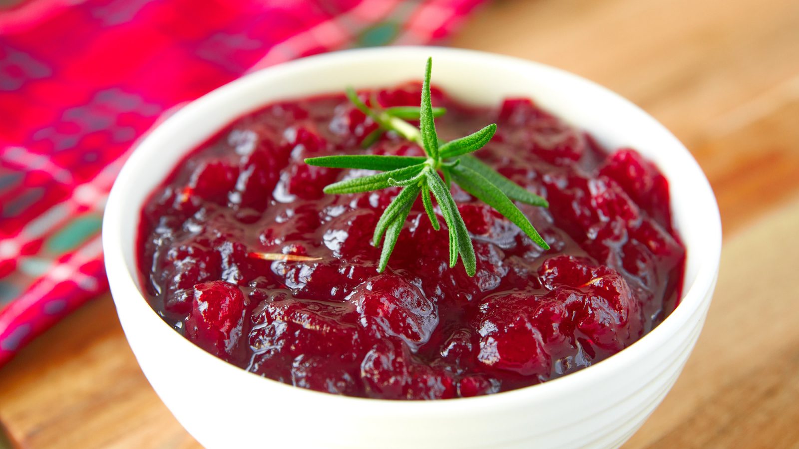 healthy vegan cranberry sauce with no added sugar
