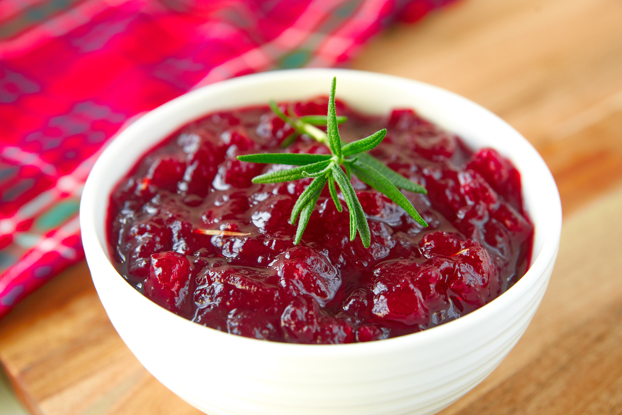 Easy Vegan Cranberry Sauce (No Refined Sugar!) - Wow, It's Veggie?!