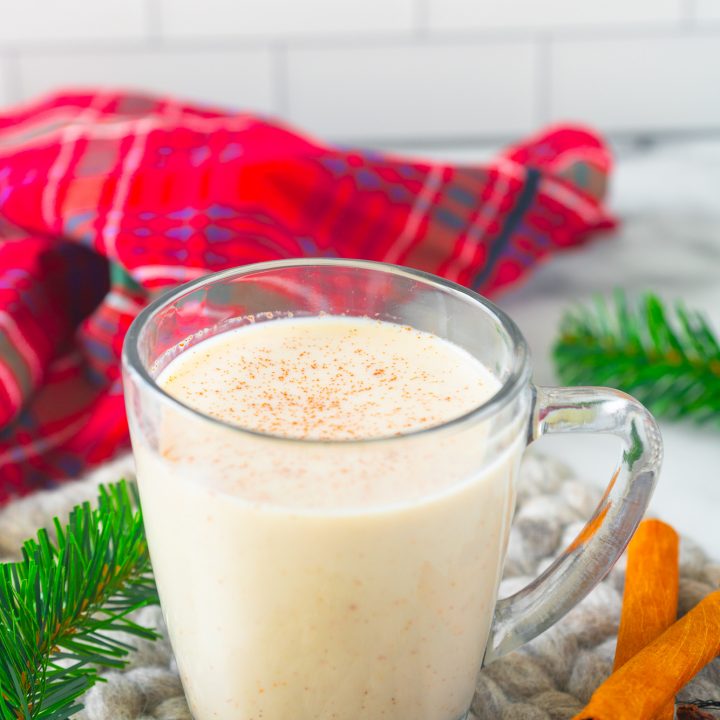 5 Minute Vegan Eggnog Nut Free Wow It S Veggie As far as holiday beverages go, eggnog is a seasonal classic. 5 minute vegan eggnog recipe