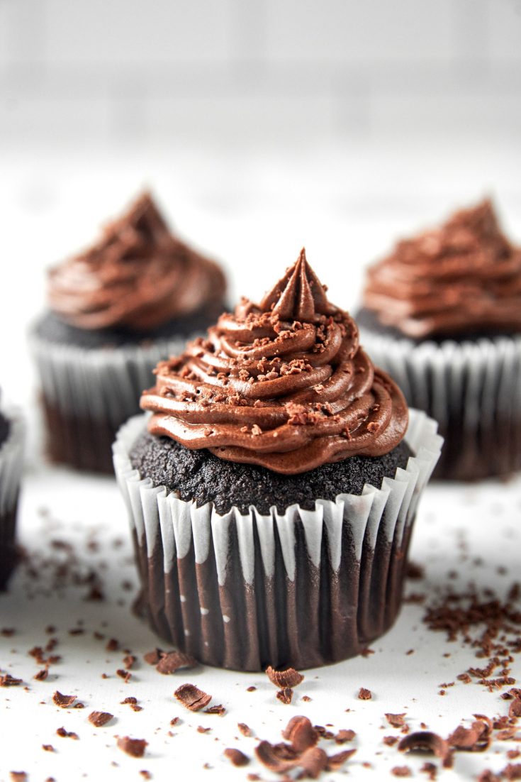 Vegan Chocolate Cupcakes (Easy Recipe!) Wow, It's Veggie?!