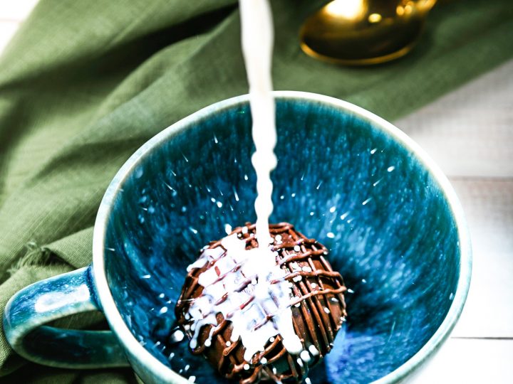 3-Ingredient Hot Chocolate Bombs - Wow, It's Veggie?!